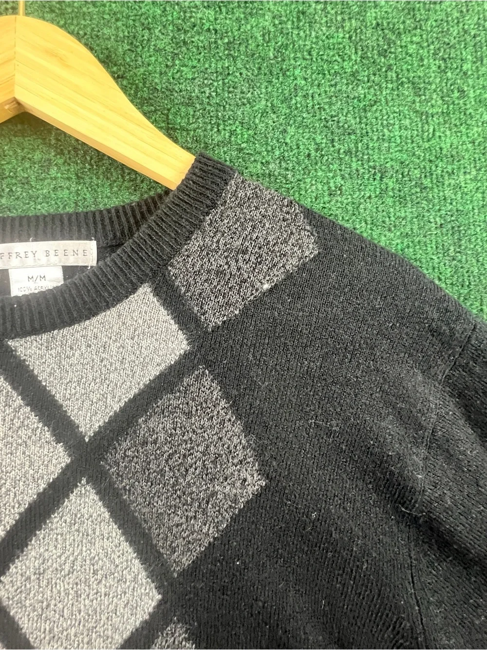 Geoffrey Beene Black Crewneck Sweater with Gray Argyle SKU 20032
